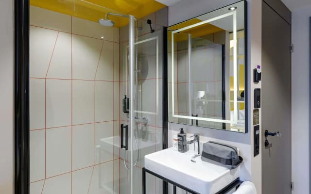 ibis Styles Zurich City Center - photo 7