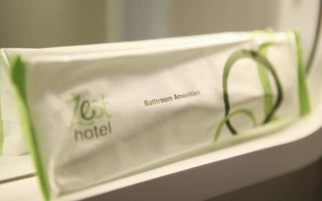 Zest Airport Jakarta by Swiss-Belhotel International - photo 4