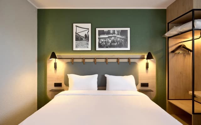 Campanile PRIME - Villejuif - photo 2