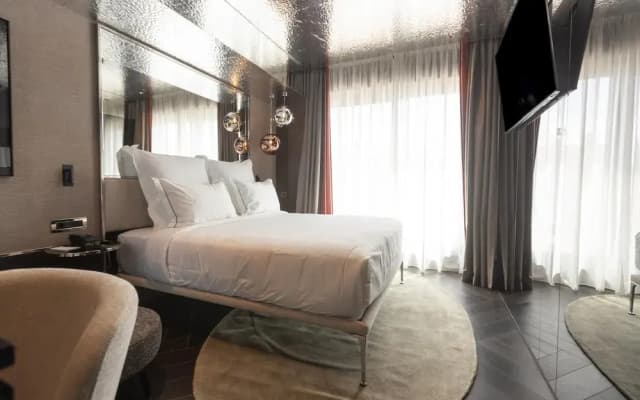 Adia Aluma Athens, Curio Collection By Hilton - photo 2