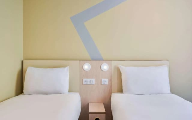 ibis budget Saint Maurice Hotel - photo 4