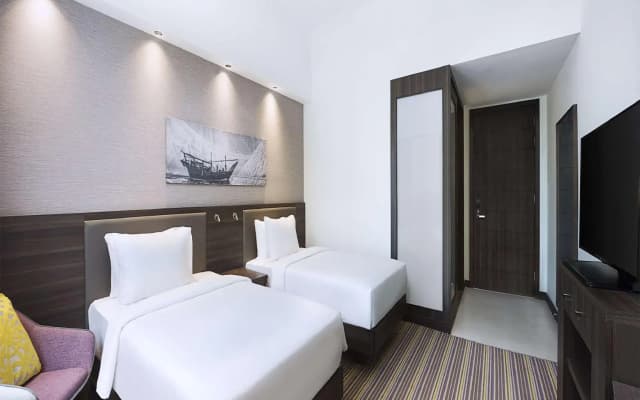 Hampton by Hilton Dubai Airport - photo 2