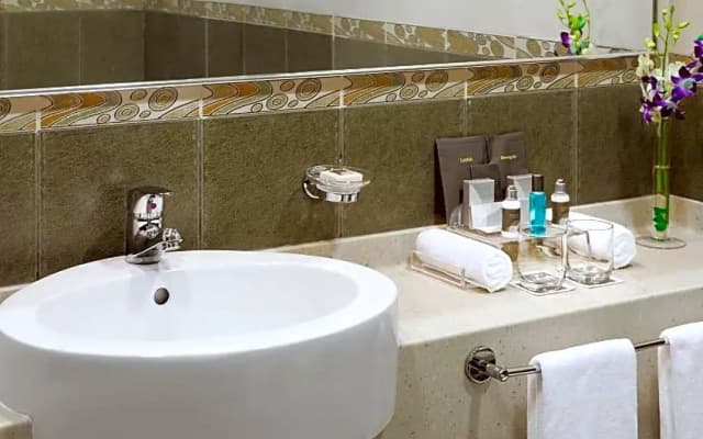 TIME Oak Hotel & Suites - photo 3