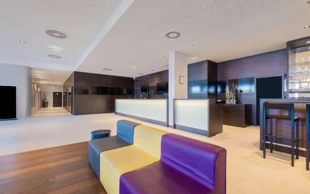 Leonardo Hotel Vienna Hauptbahnhof - photo 2