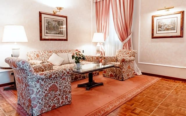 Hotel De La Ville - photo 6