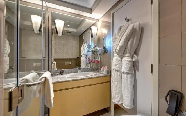 Royal Continental Hotel - photo 5