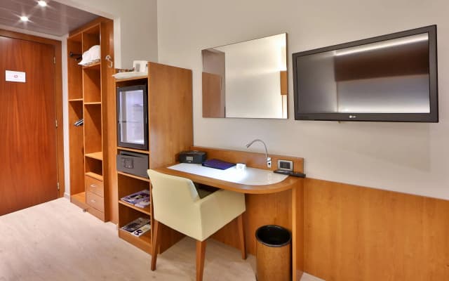 Best Western Hotel Madison - photo 2