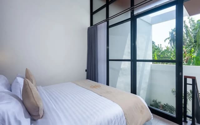 Sujiwa Ubud Hotel & Villa - photo 5