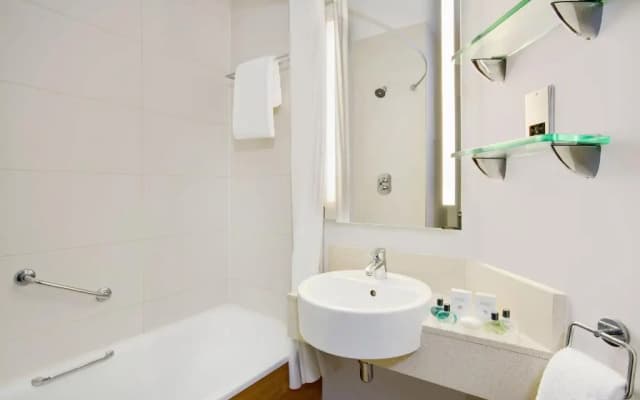 Leonardo Hotel Manchester Central - photo 3