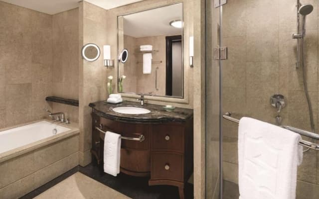 Shangri-La Jakarta Hotel - photo 4
