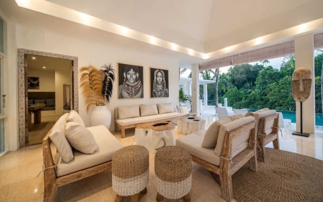 Magical Jungle Villa, 4 BR, Ubud With Staff - photo 2