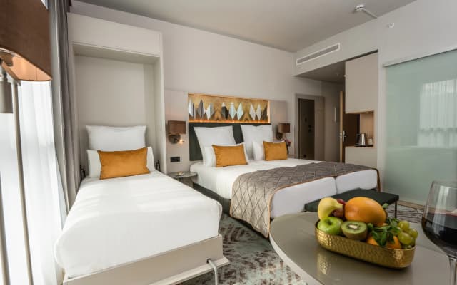 Leonardo Royal Hotel Barcelona Fira - photo 3