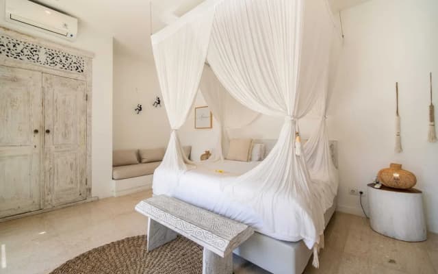 Magical Jungle Villa, 4 BR, Ubud With Staff - photo 16