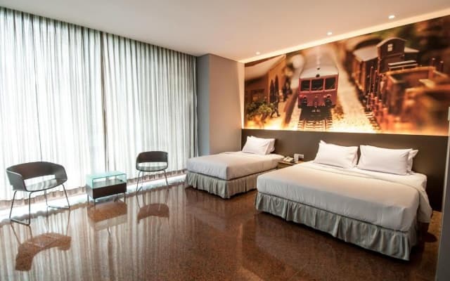 FM7 Resort Hotel - photo 7