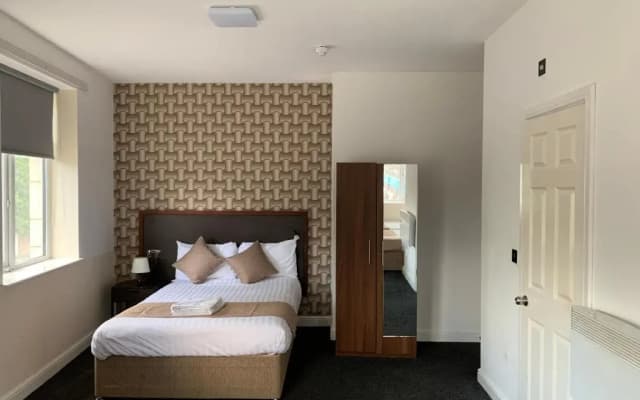 Imperial Salford Hotel - photo 1