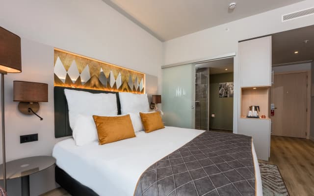 Leonardo Royal Hotel Barcelona Fira - photo 8