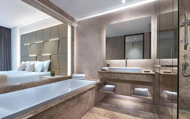 FM7 Resort Hotel - photo 8