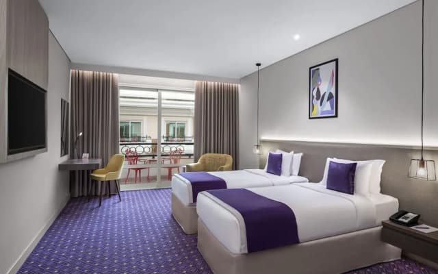 Leva Mazaya Centre Dubai Hotel - photo 2