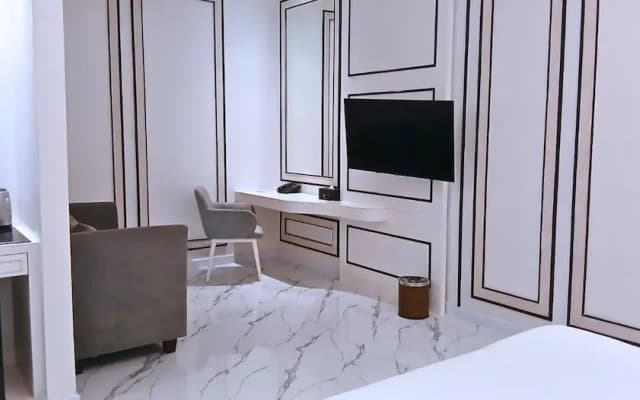 The Grantage Hotel & Sky Lounge - photo 6