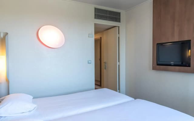 Hotel Campanile Nogent Sur Marne - photo 3