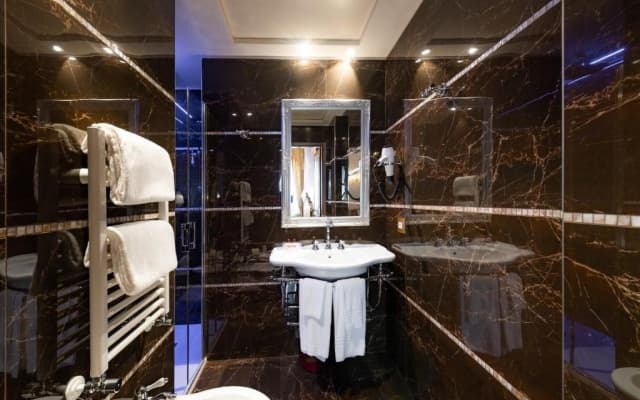 Hotel Scandinavia - photo 4
