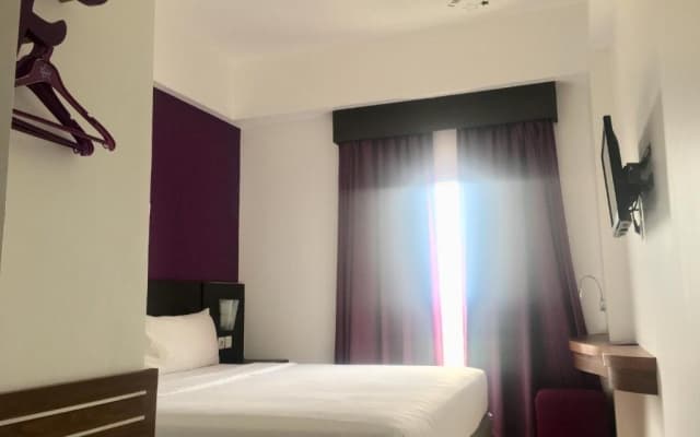 Fame Hotel Gading Serpong - photo 3