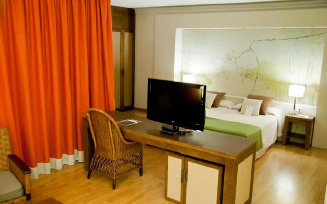Hotel Colón Rambla - photo 19