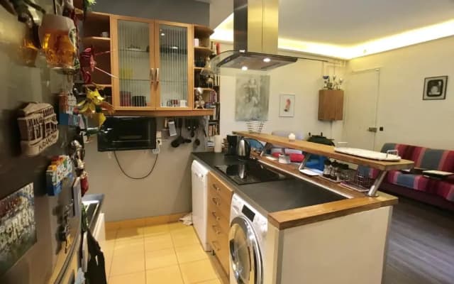 cosy rare 2 bedroom apartment around a private garden - photo 4