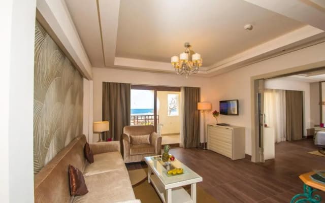 Charmillion Club Resort - photo 4