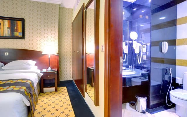 Leader Al Muna Kareem Hotel - photo 8