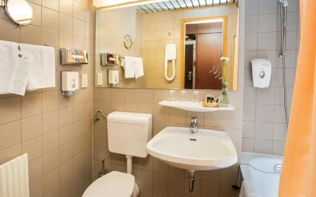 Danubius Hotel Hungaria City Center - photo 4