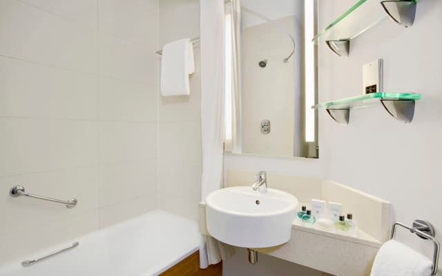 Leonardo Hotel Manchester Central - photo 8