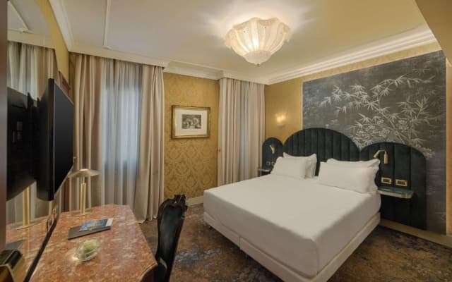 NH Venezia Santa Lucia Hotel - photo 1