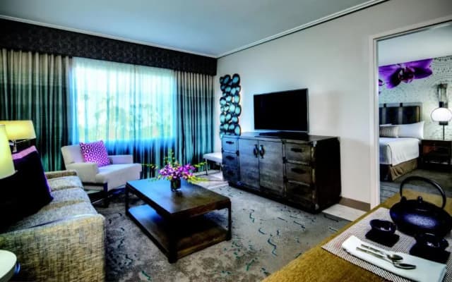Loews Royal Pacific Resort at Universal Orlando - photo 3