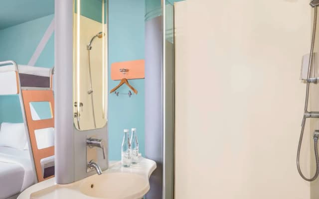 Hotel ibis budget Jakarta Airport - photo 8