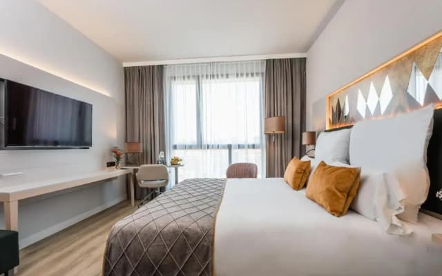 Leonardo Royal Hotel Barcelona Fira - photo 6
