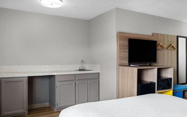 Days Inn by Wyndham Las Vegas - photo 4