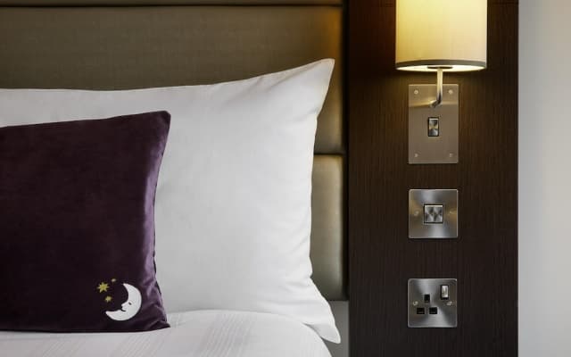 Premier Inn Manchester City Centre West - photo 2