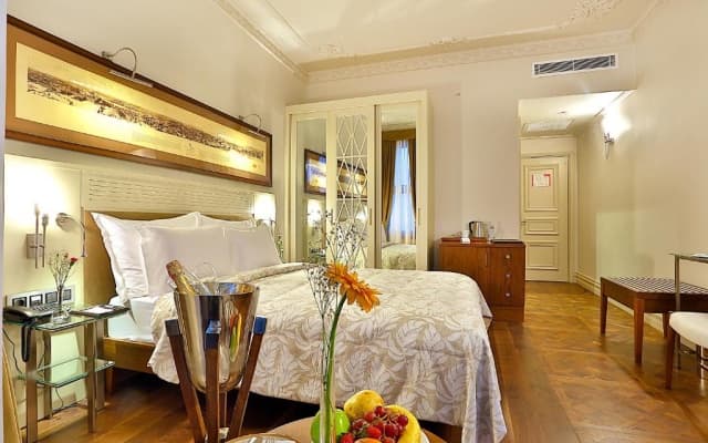 Taxim Lounge Hotel - photo 2