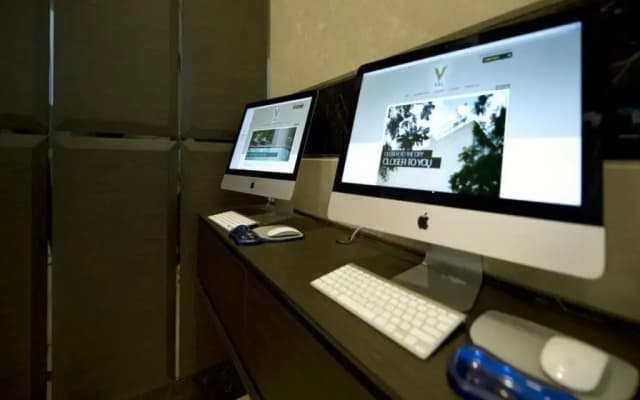 V Hotel Bencoolen - photo 2