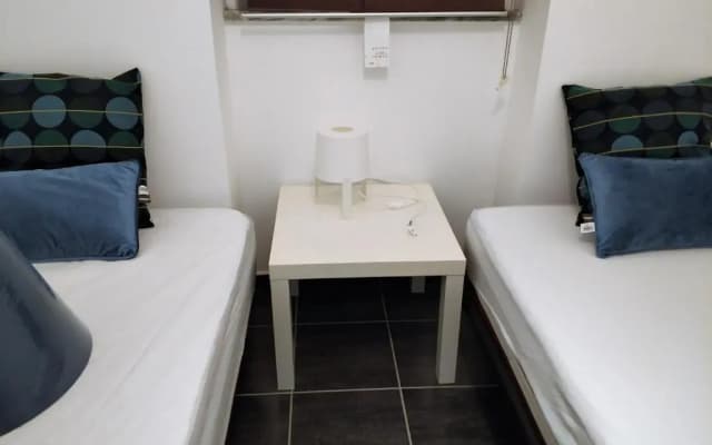 Sleep & Go Faro Airport Guest House - photo 1