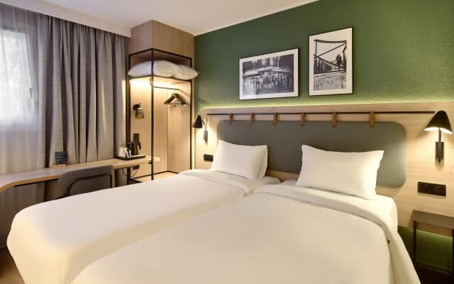 Campanile PRIME - Villejuif - photo 3