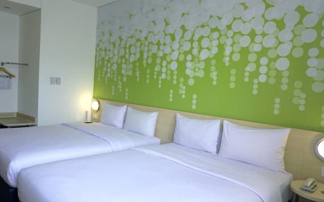 Zest Airport Jakarta by Swiss-Belhotel International - photo 1