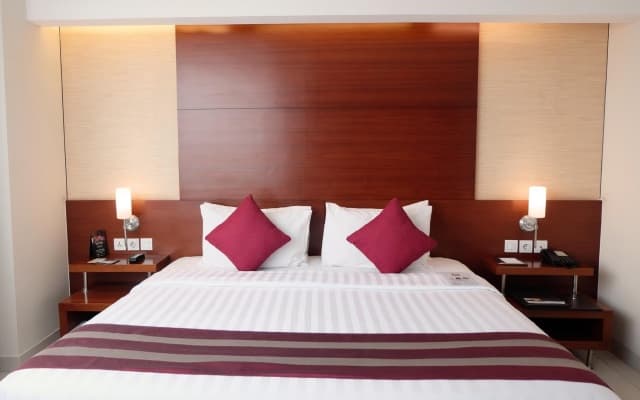 Hotel Santika Premiere Bintaro - photo 1