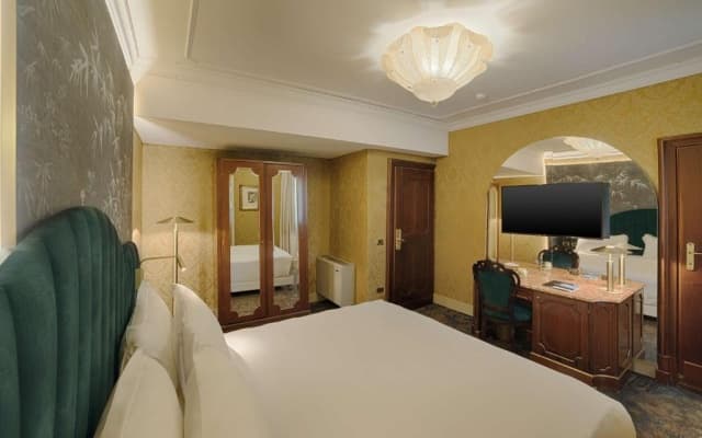 NH Venezia Santa Lucia Hotel - photo 2