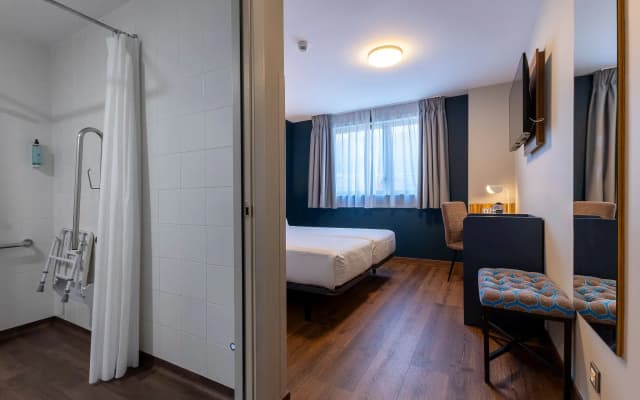 Travelodge Barcelona Poblenou - photo 3