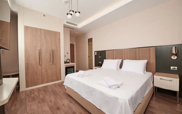 Livinton Hotel - photo 2
