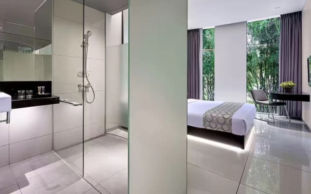 FM7 Resort Hotel - photo 2