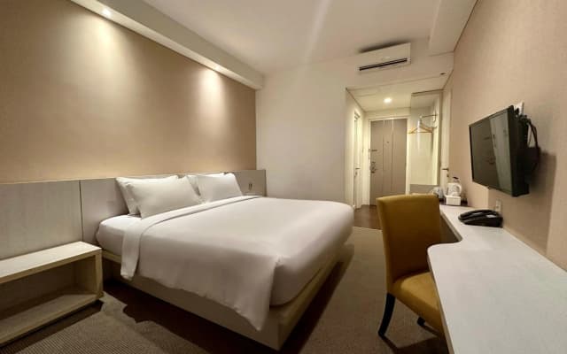 Hotel Yasmin Karawaci - photo 4