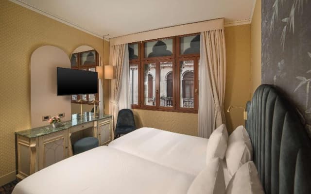 NH Venezia Santa Lucia Hotel - photo 4